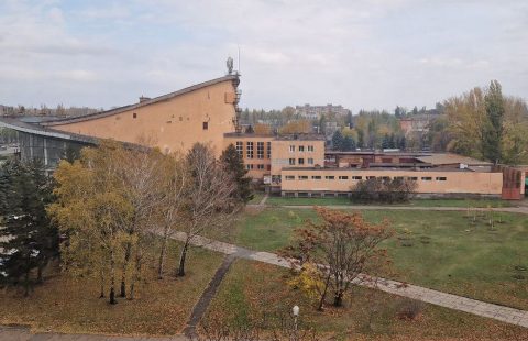 Продається чотирикімнатна квартира в Муравейнику.