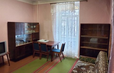 Світла і велика 2к сталінка на Рокуватій