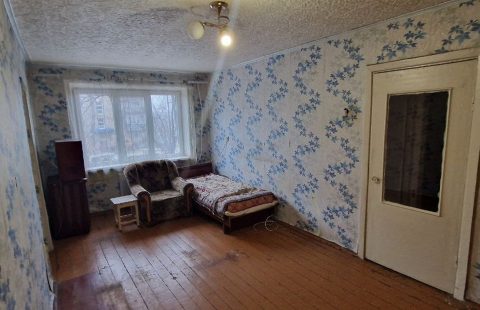 Продається трикімнатна квартира вул. Вокзальна