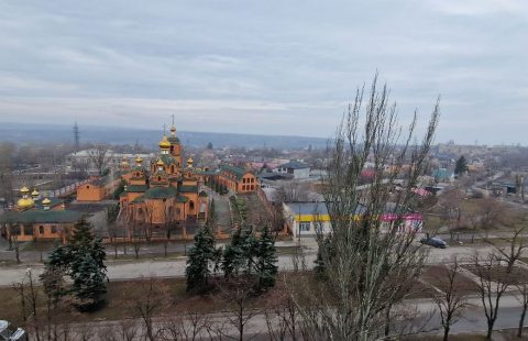 Продається гідна чотирикімнатна квартира на Карачунах.