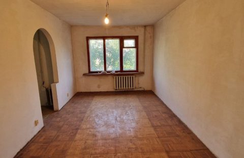 Продається чотирьох кімнатна квартира на м-ні. Сонячний