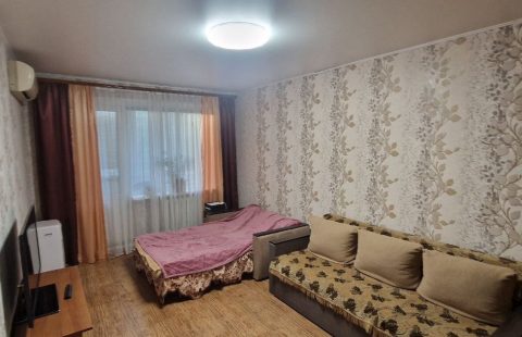 Продається гарна однокімнатна квартира на Гірницькому.