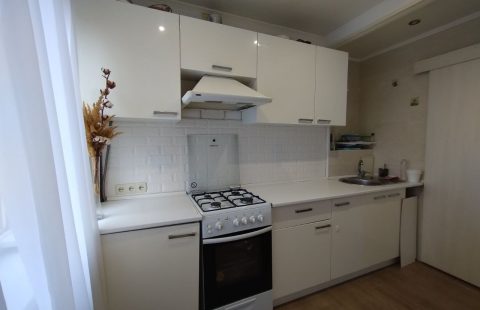 Продаж 3-кім квартири на Дзержинці