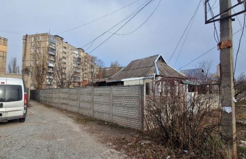 Продається будинок з приватизованою землею по вул. Пуріна