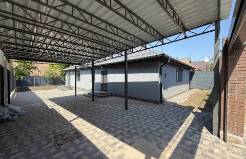 Продам новий будинок з басейном в центрі міста (пр.Миру/Пушкіна)