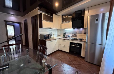 Продаж 3к квартири на 5 Зарічному