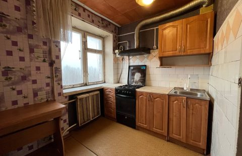 Продаж роздільної 3к квартири Рудана