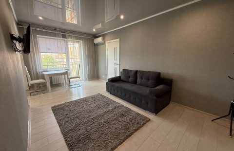 Оренда 2к квартири на пл. Визволення