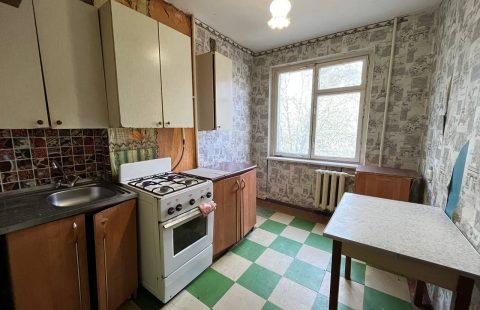 Продаж 3к квартири 4-Зарічний